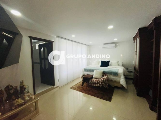 Casa de 5 alcobas en venta en Lagos Del Cacique, Bucaramanga, 200 m² · foto 11 de 24
