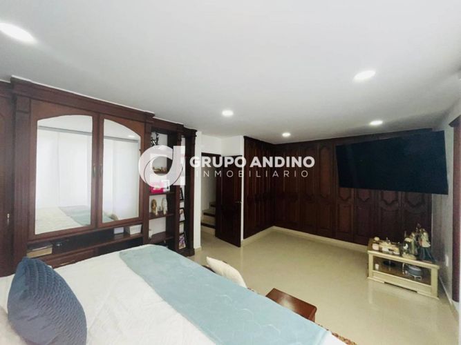 Casa de 5 alcobas en venta en Lagos Del Cacique, Bucaramanga, 200 m² · foto 12 de 24