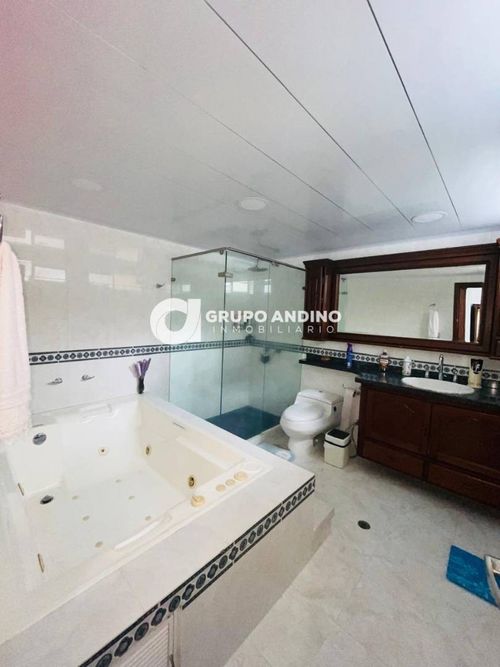 Casa de 5 alcobas en venta en Lagos Del Cacique, Bucaramanga, 200 m² · foto 13 de 24