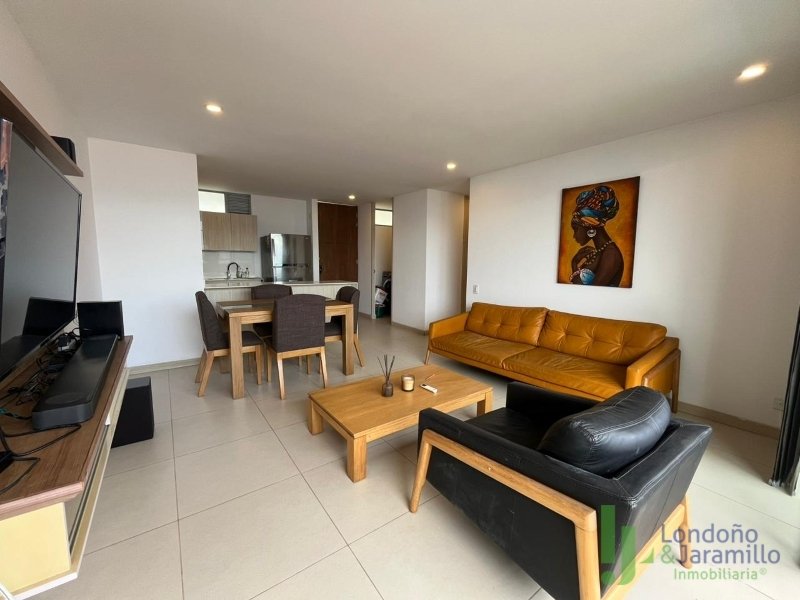 Apartamento en arriendo en Loma De Los Gonzalez, Medellín · foto 2 de 18
