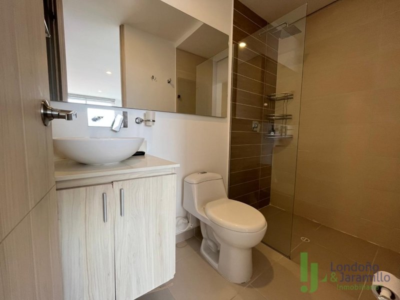 Apartamento en arriendo en Loma De Los Gonzalez, Medellín · foto 9 de 18