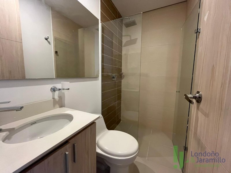 Apartamento en arriendo en Loma De Los Gonzalez, Medellín · foto 13 de 18