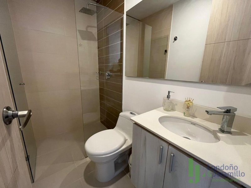 Apartamento en arriendo en Loma De Los Gonzalez, Medellín · foto 17 de 18