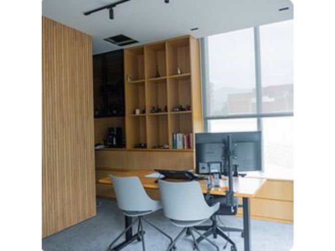 Oficina en arriendo en Laureles, Medellín, 240 m² · foto 2 de 22