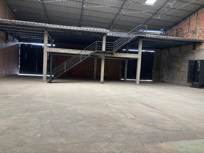 Bodega en arriendo en Charquito, Soacha, 900 m² · foto 3 de 11