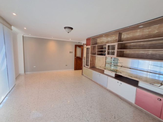 Apartamento de 3 alcobas en venta en Altos Del Prado, Barranquilla, 300 m² · foto 2 de 24