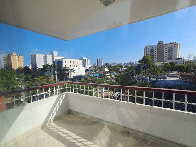 Apartamento de 3 alcobas en venta en Altos Del Prado, Barranquilla, 300 m² · foto 3 de 24