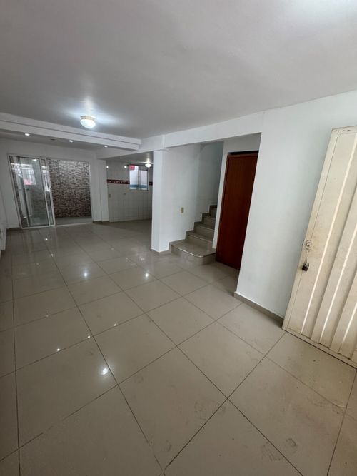 Casa de 5 alcobas en venta en Los Robles, Soledad, 109 m² · foto 2 de 23