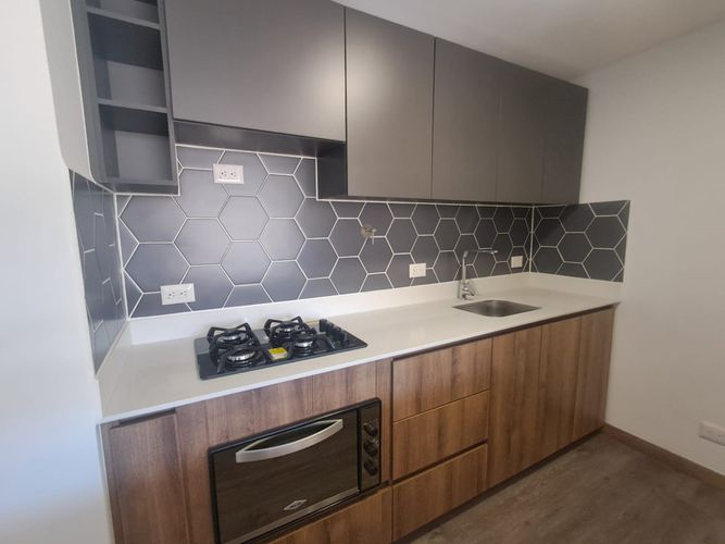 Apartamento en venta en Zona Industrial No. 1, Itagüí · foto 3 de 24