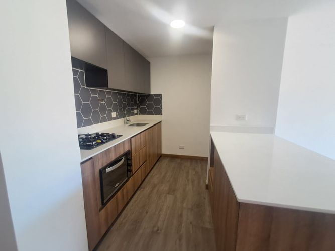 Apartamento en venta en Zona Industrial No. 1, Itagüí · foto 4 de 24