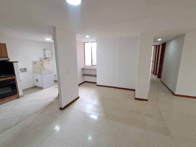 Apartamento de 3 alcobas en arriendo en Los Balsos, Medellín, 116 m² · foto 5 de 17