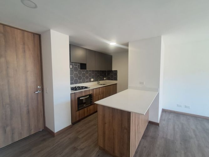 Apartamento en venta en Zona Industrial No. 1, Itagüí · foto 6 de 24