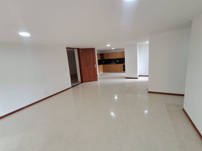 Apartamento de 3 alcobas en arriendo en Los Balsos, Medellín, 116 m² · foto 6 de 17