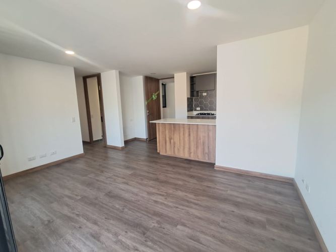 Apartamento en venta en Zona Industrial No. 1, Itagüí · foto 7 de 24