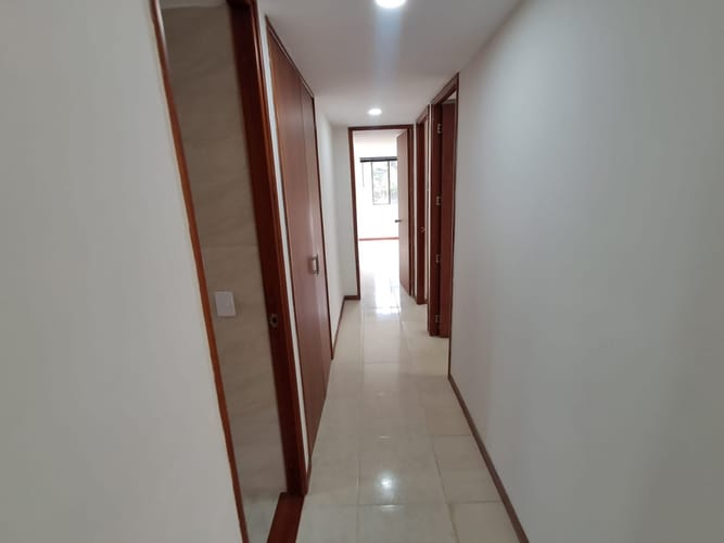 Apartamento de 3 alcobas en arriendo en Los Balsos, Medellín, 116 m² · foto 7 de 17