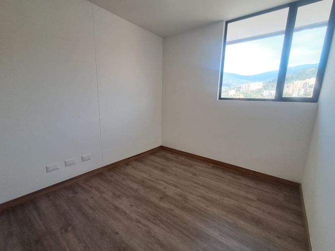 Apartamento en venta en Zona Industrial No. 1, Itagüí · foto 11 de 24
