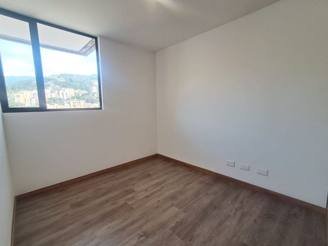 Apartamento en venta en Zona Industrial No. 1, Itagüí · foto 13 de 24