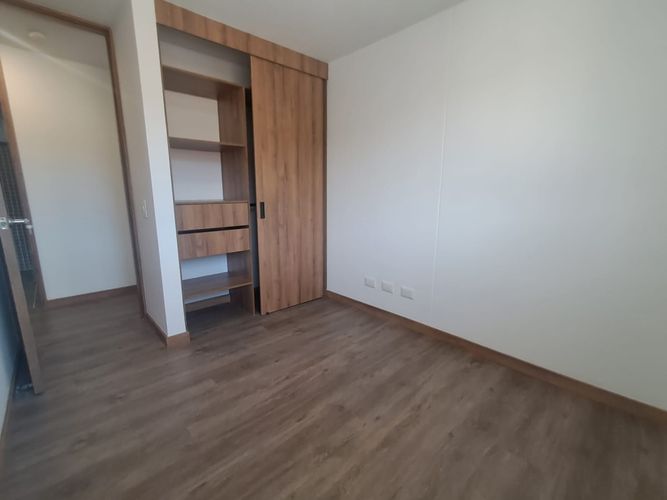 Apartamento en venta en Zona Industrial No. 1, Itagüí · foto 15 de 24