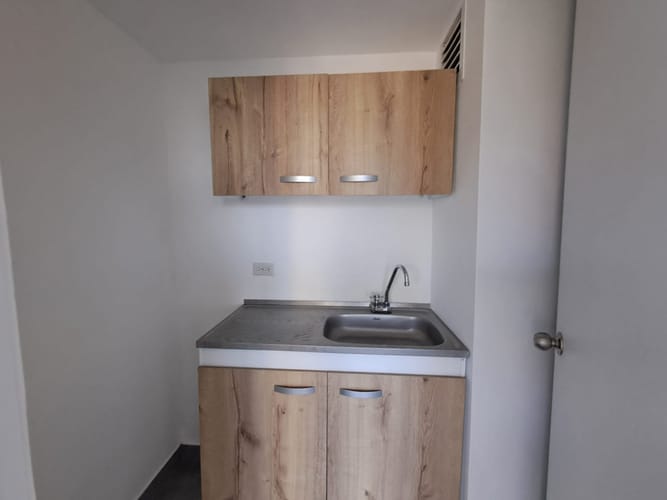 Oficina en venta en La Aguacatala, Medellín, 40 m² · foto 5 de 6