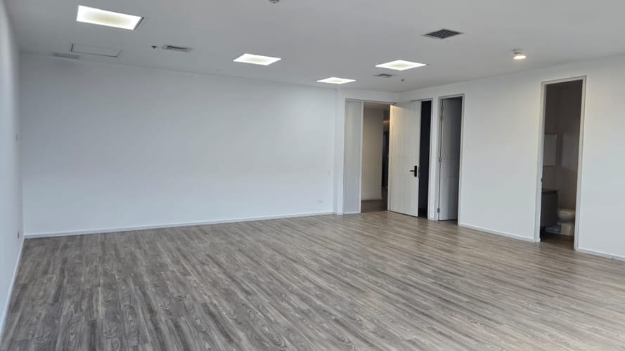 Oficina en arriendo en El Castillo, Medellín, 70 m² · foto 6 de 14