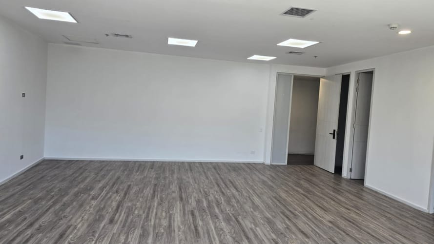 Oficina en arriendo en El Castillo, Medellín, 70 m² · foto 10 de 14