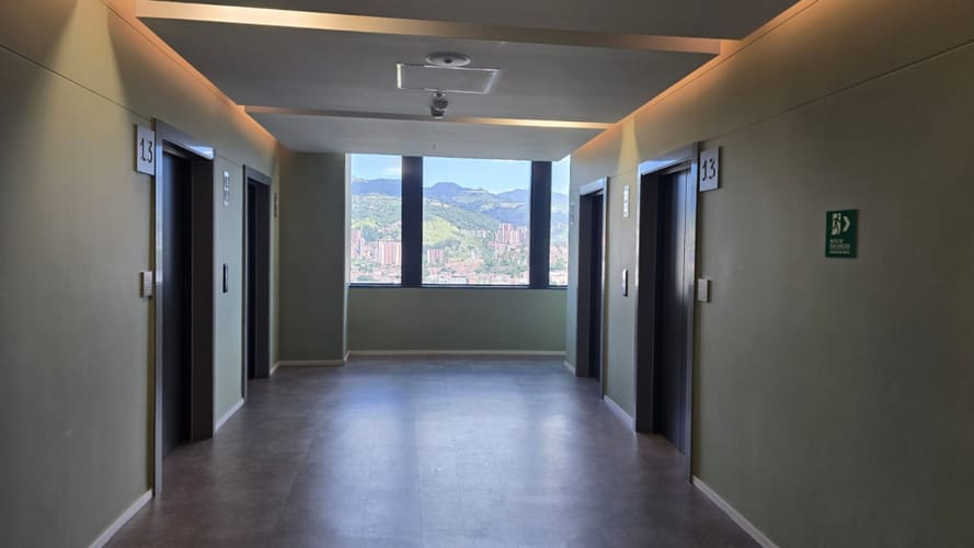 Oficina en arriendo en El Castillo, Medellín, 70 m² · foto 14 de 14
