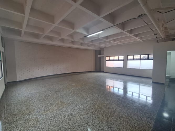 Oficina en arriendo en El Poblado, Medellín, 535 m² · foto 4 de 23