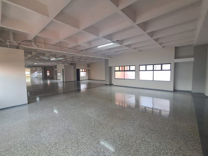 Oficina en arriendo en El Poblado, Medellín, 535 m² · foto 6 de 23