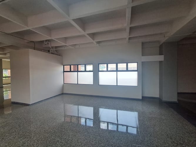 Oficina en arriendo en El Poblado, Medellín, 535 m² · foto 11 de 23