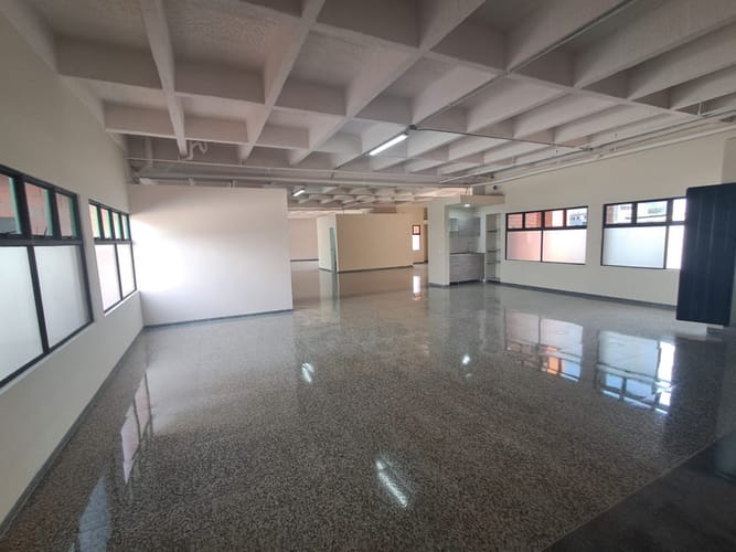 Oficina en arriendo en El Poblado, Medellín, 535 m² · foto 15 de 23