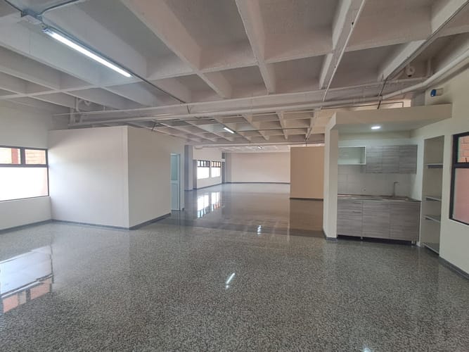 Oficina en arriendo en El Poblado, Medellín, 535 m² · foto 16 de 23