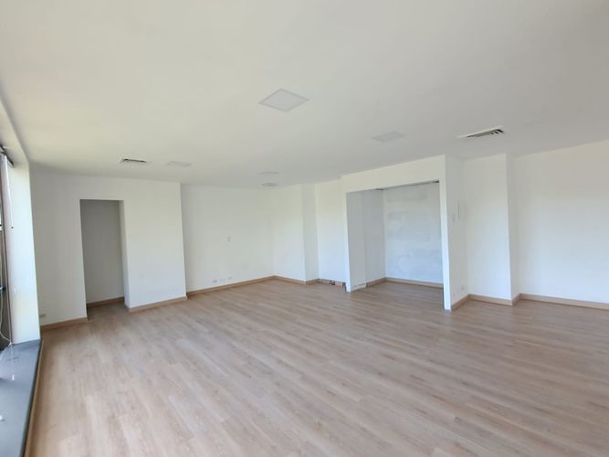Oficina en venta en La Aguacatala, Medellín, 80 m² · foto 3 de 9