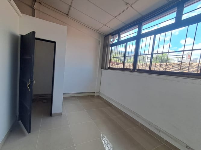 Consultorio en arriendo en El Poblado, Medellín, 120 m² · foto 6 de 15