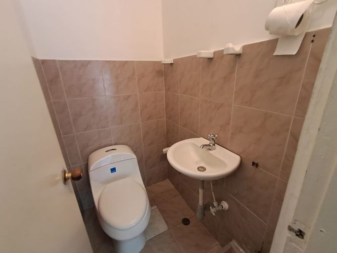 Local en arriendo en Conquistadores, Medellín, 25 m² · foto 4 de 7