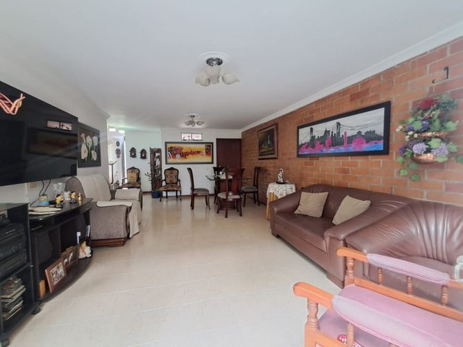 Casa de 3 alcobas en venta en Suramérica, La Estrella, 144 m² · foto 9 de 24