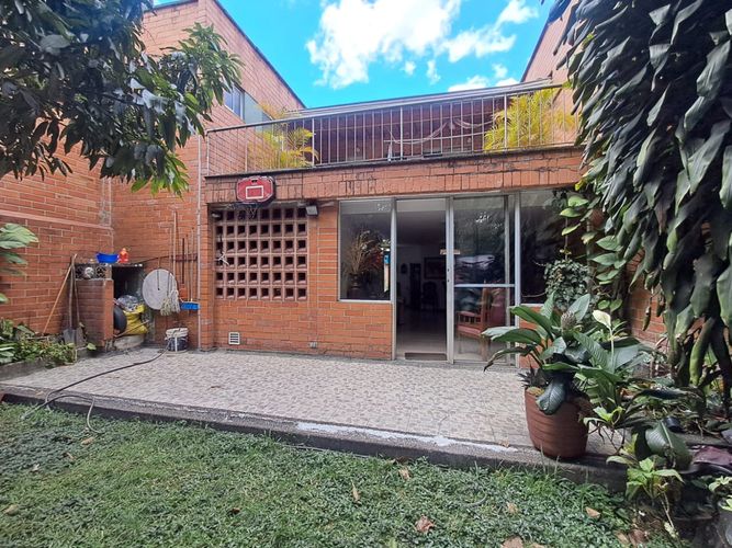 Casa de 3 alcobas en venta en Suramérica, La Estrella, 144 m² · foto 10 de 24