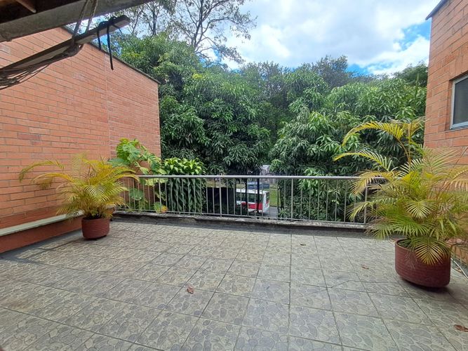 Casa de 3 alcobas en venta en Suramérica, La Estrella, 144 m² · foto 18 de 24