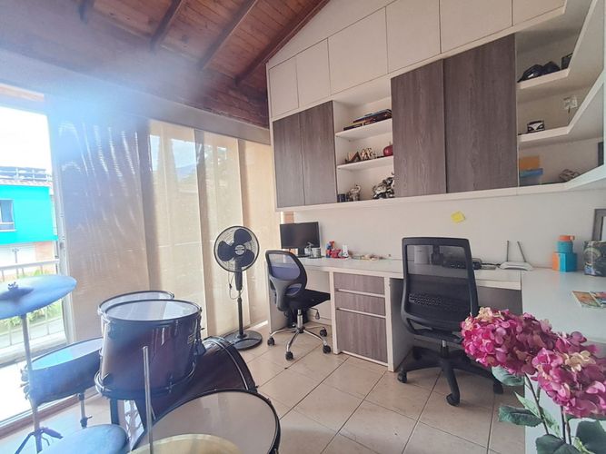 Casa de 3 alcobas en venta en Suramérica, La Estrella, 144 m² · foto 19 de 24