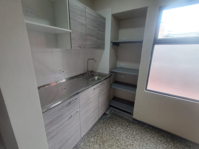 Oficina en arriendo en El Poblado, Medellín, 535 m² · foto 8 de 16
