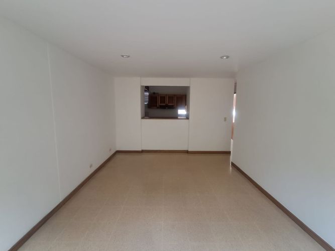 Apartamento de 2 alcobas en arriendo en Lalinde, Medellín, 72 m² · foto 4 de 10