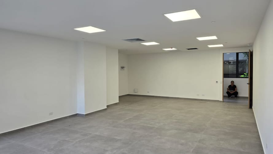Oficina en arriendo en Ciudad Del Río, Medellín, 82 m² · foto 2 de 10