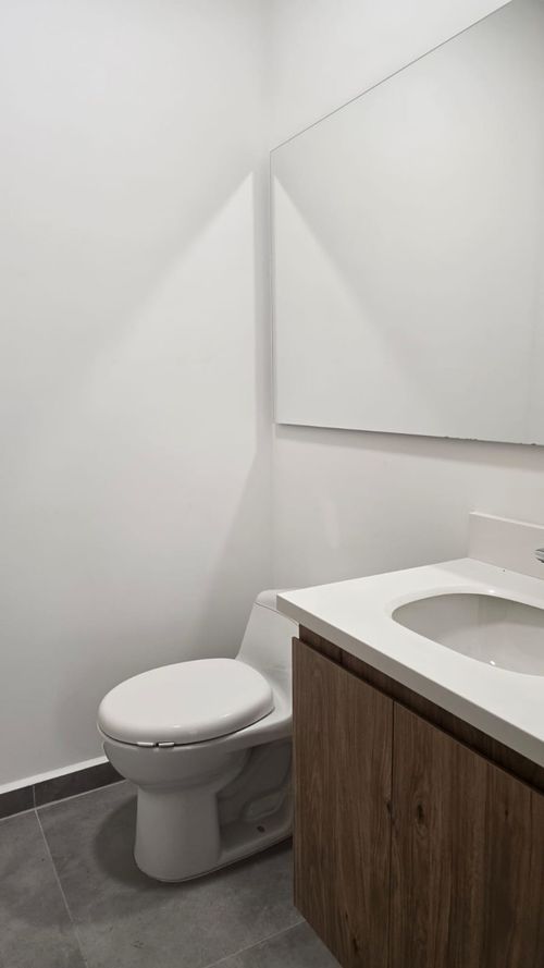 Oficina en arriendo en Ciudad Del Río, Medellín, 82 m² · foto 8 de 10