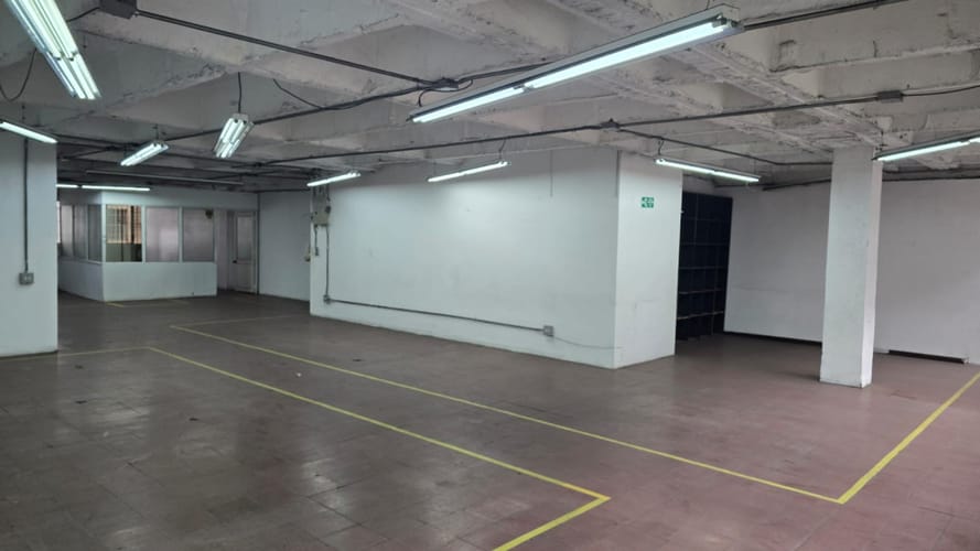 Bodega en arriendo en Perpetuo Socorro, Medellín, 160 m² · foto 2 de 15