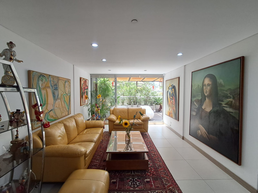 Apartamento en venta en Cumbres, Envigado · foto 2 de 24