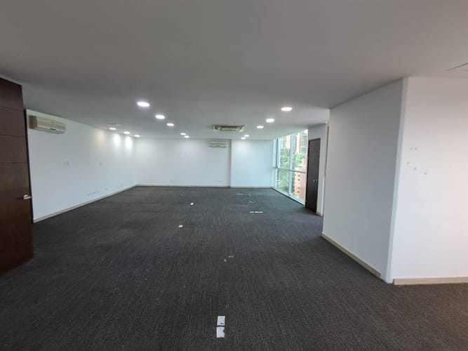 Oficina en arriendo en El Poblado, Medellín, 83 m² · foto 3 de 11