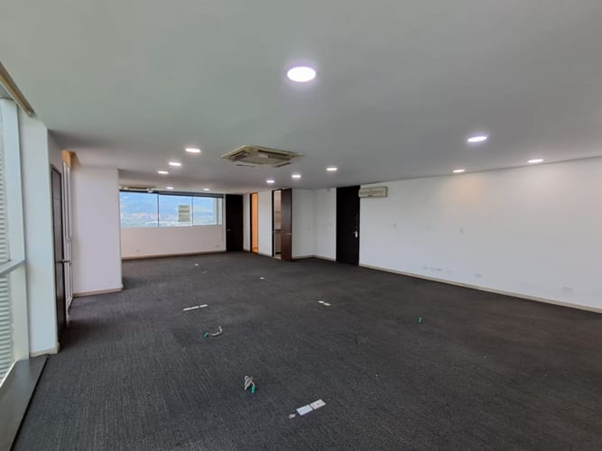 Oficina en arriendo en El Poblado, Medellín, 83 m² · foto 11 de 11