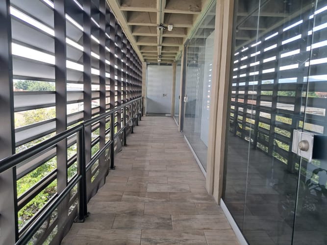 Oficina en arriendo en La Esmeralda, Itagüí, 200 m² · foto 2 de 10