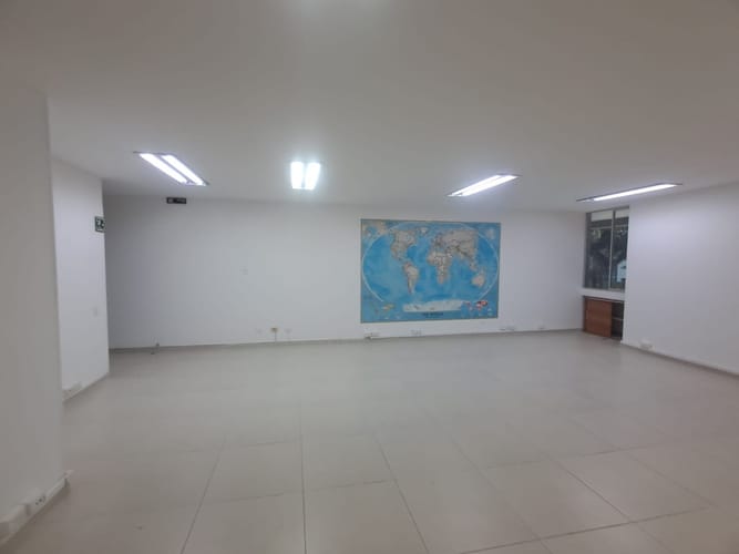 Oficina en arriendo en El Poblado, Itagüí, 98 m² · foto 2 de 9