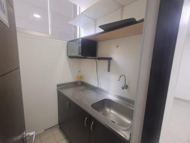 Oficina en arriendo en El Poblado, Itagüí, 98 m² · foto 3 de 9