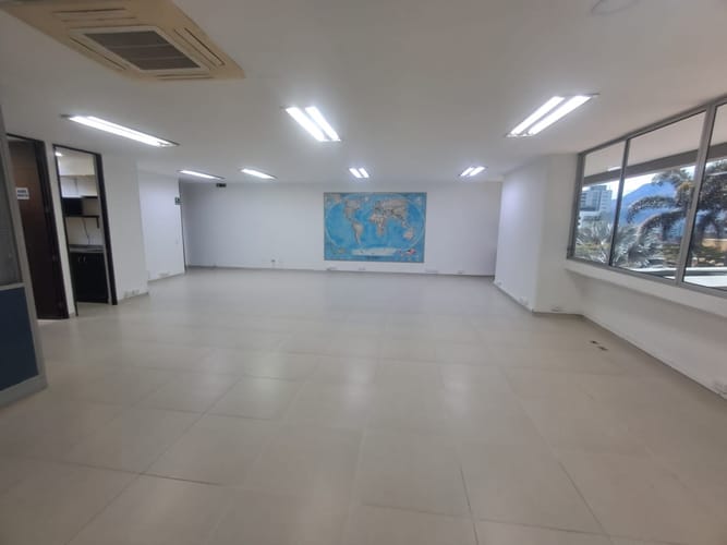 Oficina en arriendo en El Poblado, Itagüí, 98 m² · foto 5 de 9